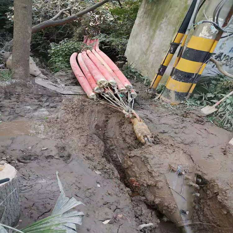 高平拖拉管